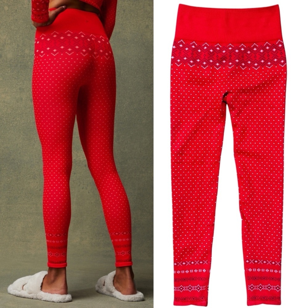 NWT Fabletics Red Nordic Fair Isle Poinsettia Cloud High Waisted Leggings Medium